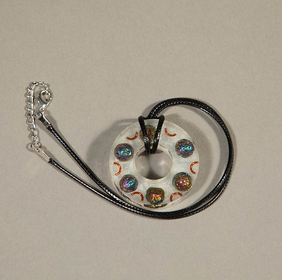 96326 - Organite Pendant Holographic with Silver Clasp